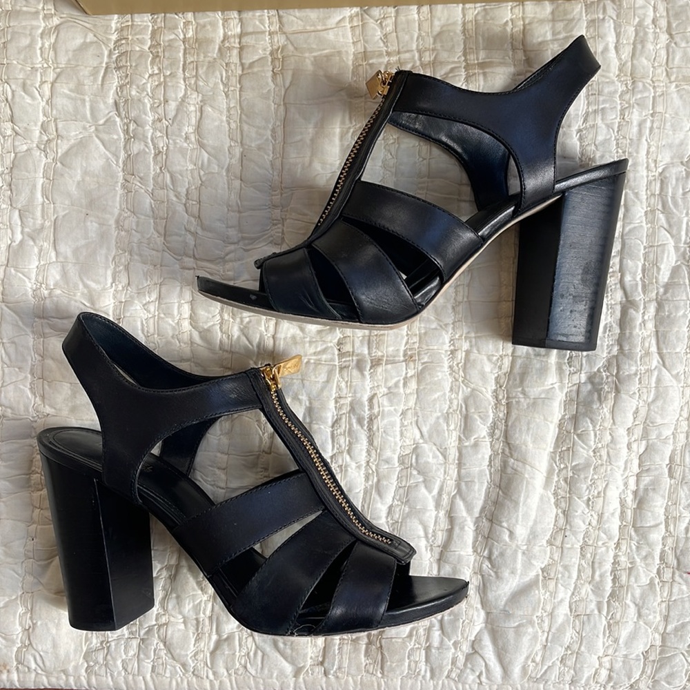 Michael Kors Damita Leather Sandal - Picture 3 of 11